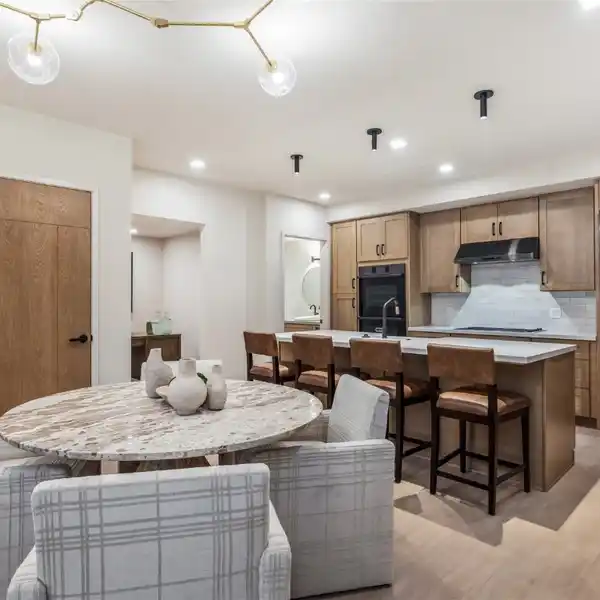 WONDERFUL HOME AT THE BASE OF MOUNT ROYAL