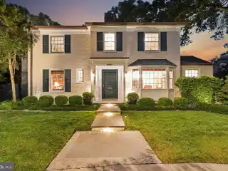 Magical Oasis in a Coveted Neighborhood