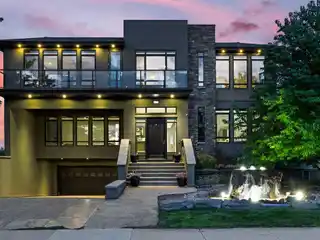 Modern Elegance Meets Timeless Golf Course Living