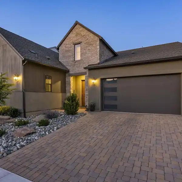 ONE-OF-A-KIND SINGLE-LEVEL RESIDENCE IN RANCHARRAH