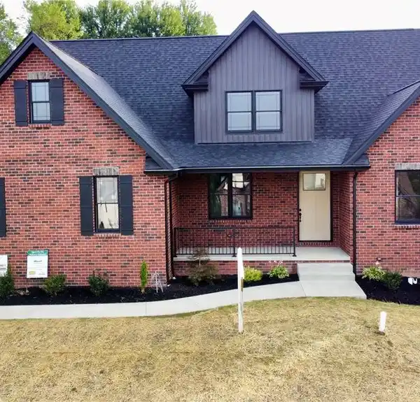 CUSTOMIZE YOUR DREAM HOME ON SKYLINE DRIVE