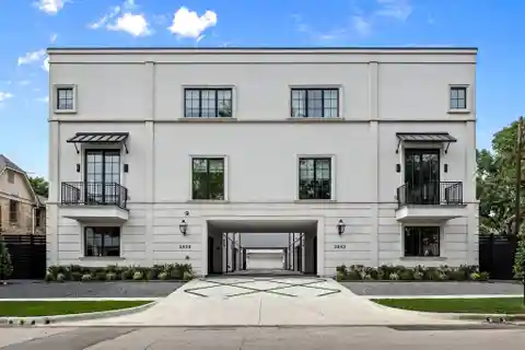 New Construction Condo in the Heart of Oak Lawn