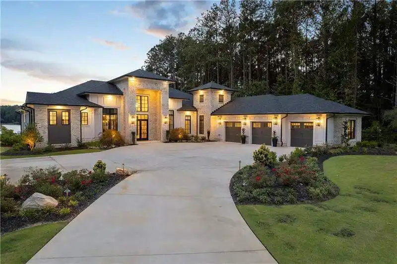 Exquisite Lakeside Modern Transitional Home
