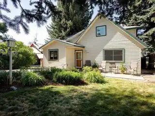 Charming Home Near Skiing and Hot Springs