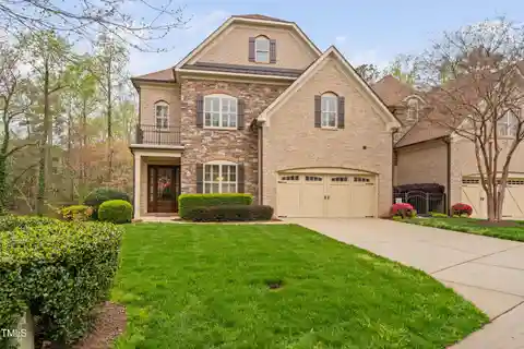Impressive Property Close to Everything