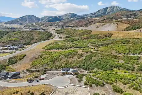 Remarkable Property in the Esteemed Capricorn Subdivision