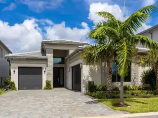 Beautiful Home in Lotus Palm