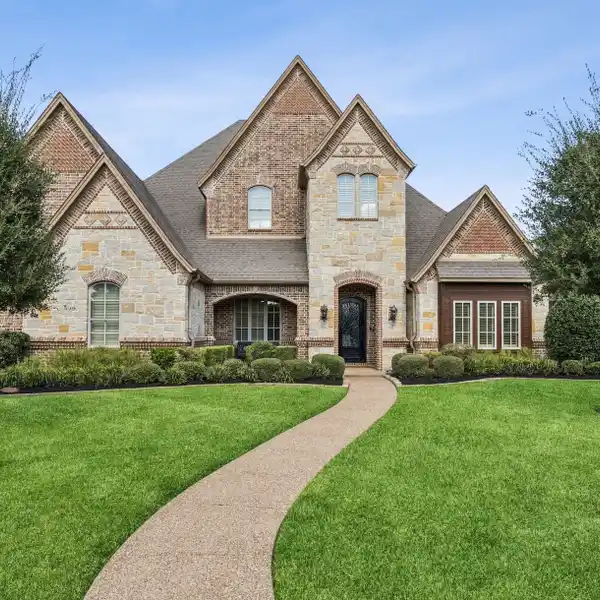 EXECUTIVE CUSTOM HOME IN THE HEART OF SOUTHLAKE