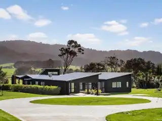 Immaculate Property with a Self-Sufficient Edge