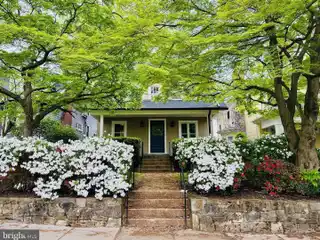 Renovated Bungalow with Carriage House & Charm