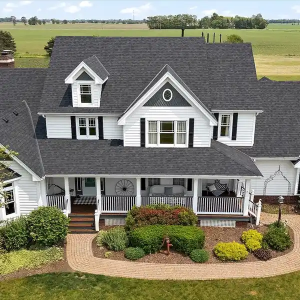OUTSTANDING 20-ACRE ESTATE