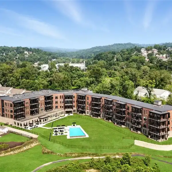 UNMATCHED LIVING AT THE BROOKS