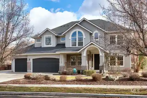 Stunning Home Plus Accessory Unit in Hidden Springs