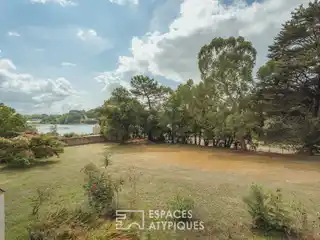 Architect-Designed Haven Overlooking Gulf of Morbihan