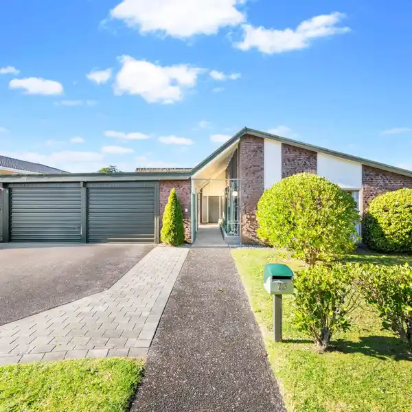 NEW FAMILY HOME ON FULLY FENCED LOT