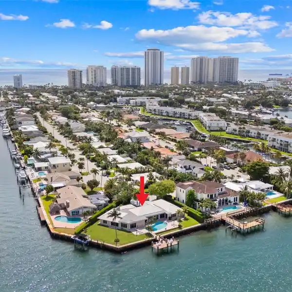 RARE POINT LOT IN YACHT HARBOR MANOR