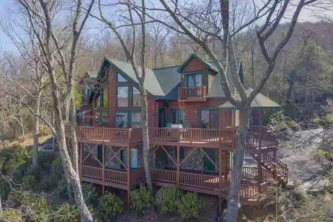 The Pinnacle of Maggie Valley Mountain Living