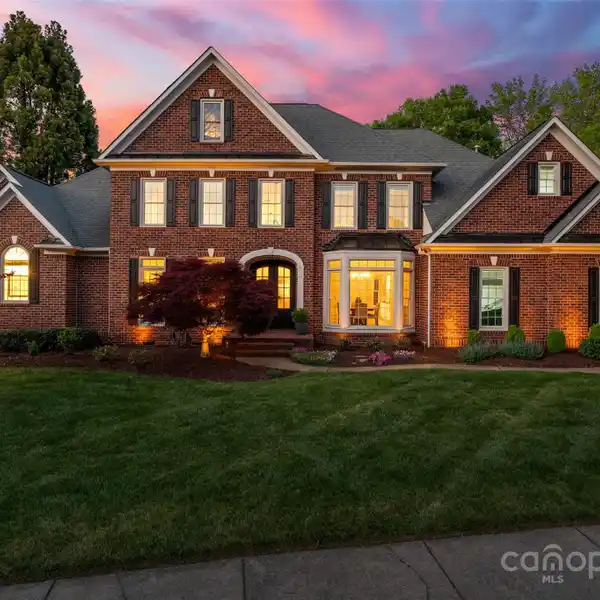 EXQUISITE FULL-BRICK RESIDENCE