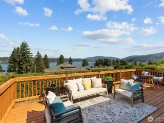Remodeled Lakeview Home with Expansive Deck