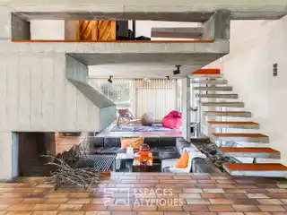 Impressive Home in a Beautiful Natural Setting