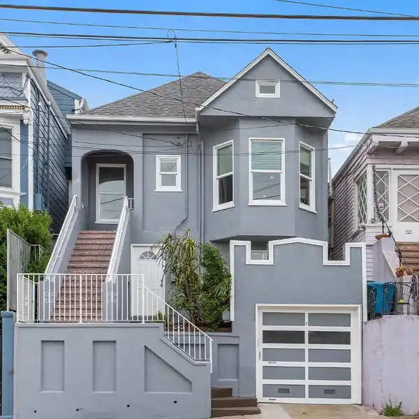 VICTORIAN GEM ON A DESIRABLE STREET