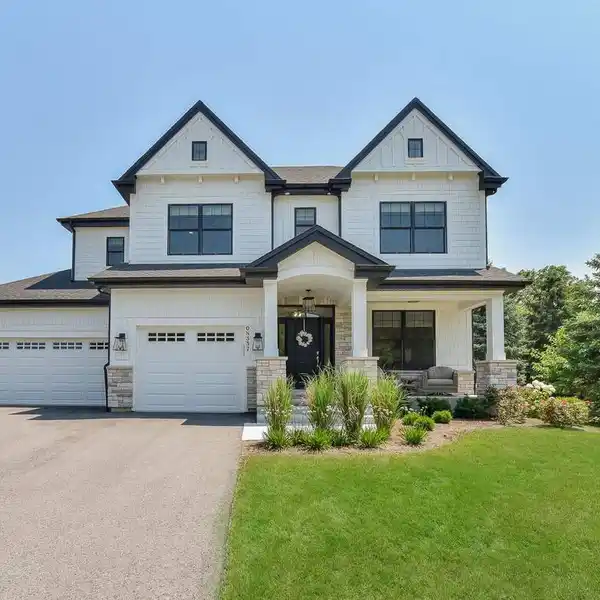 BEAUTIFUL MOVE-IN READY NEWER CONSTRUCTION