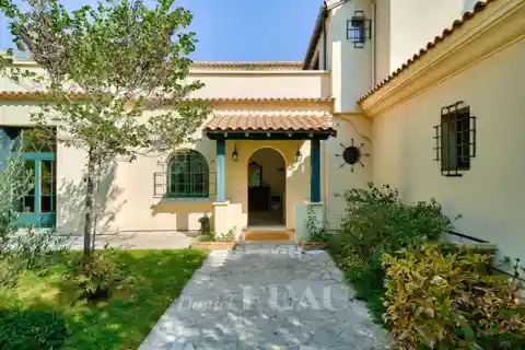 Peaceful Tuscan-Style Property