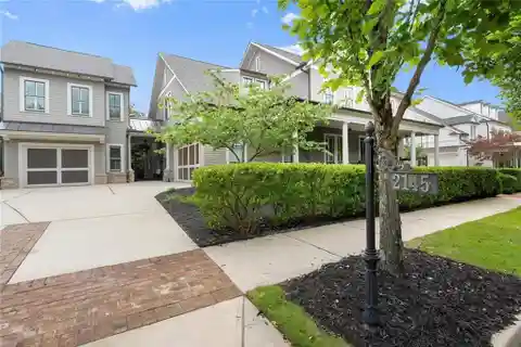 Timeless Luxury Estate in Vibrant Crabapple