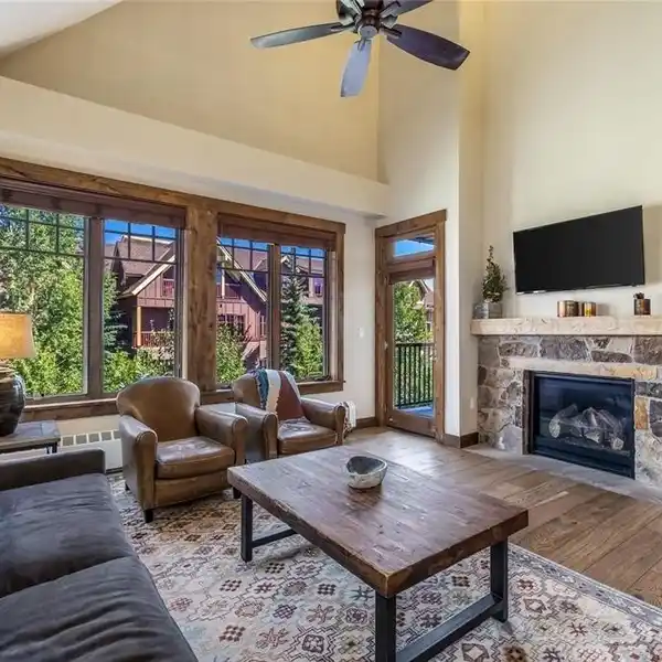 RARE RETREAT IN WATER HOUSE ON MAIN