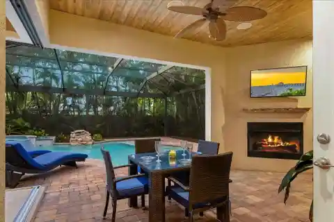 Beautifully Maintained Home in Naples Park