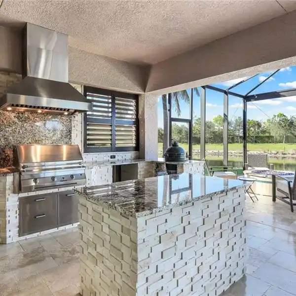 UNIQUE MASTERPIECE IN SOUGHT-AFTER STONECREEK