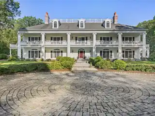 Georgian Colonial Estate on 39 Private Acres
