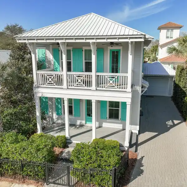 LUXURY LIVING IN PRESTIGIOUS CARIBE
