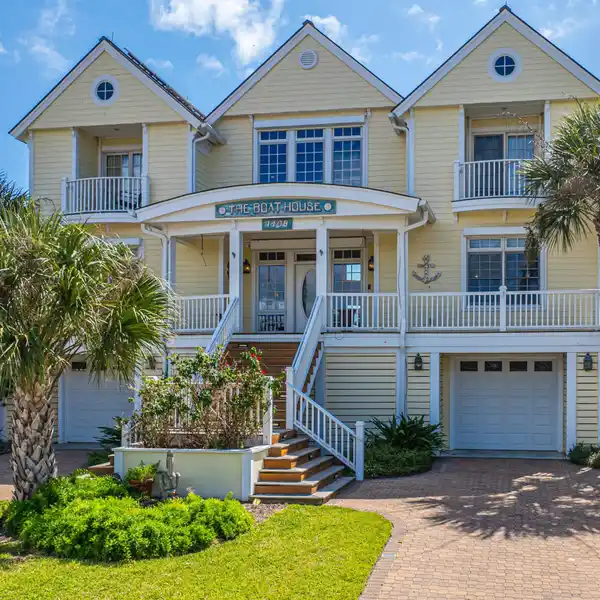 FABULOUS CUSTOM OCEANFRONT HOME