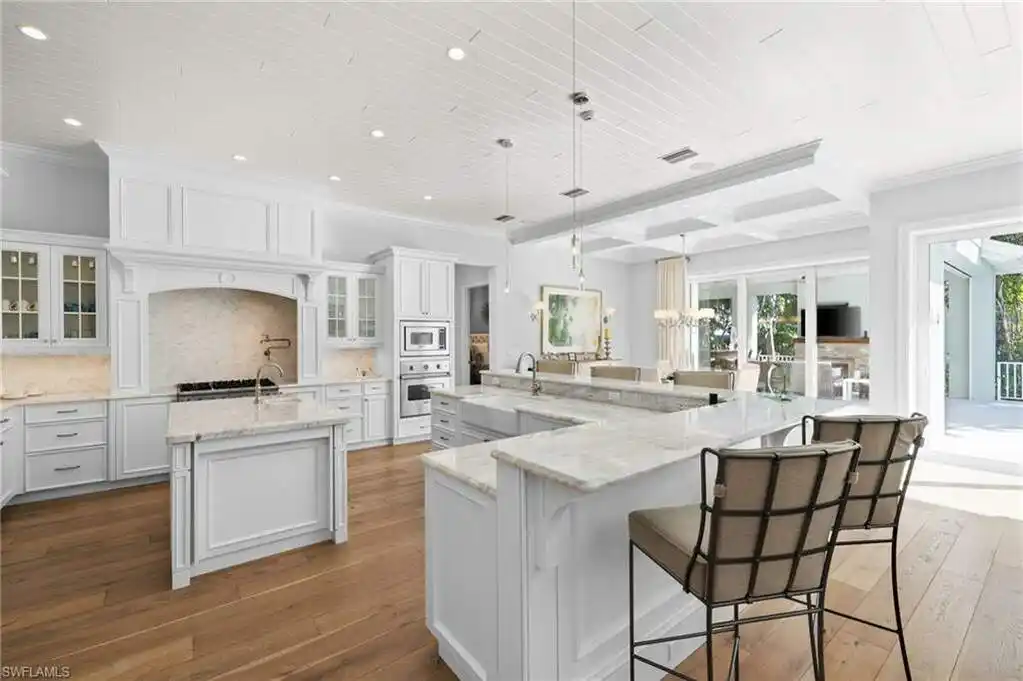 Exquisite Residence on a Tranquil Street in the Moorings