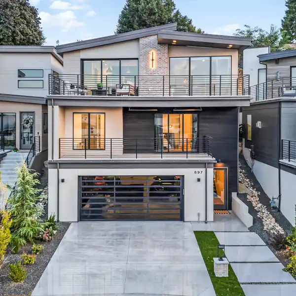 MODERN MASTERPIECE