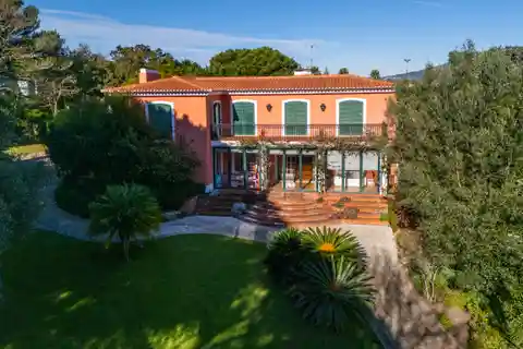 Five Bedroom Villa at Birre with Garden and Swimming Pool