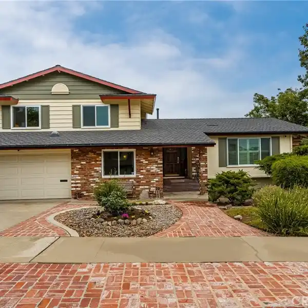 BEAUTIFULLY UPGRADED HOME