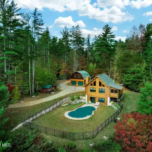 AMAZING ADIRONDACK RETREAT