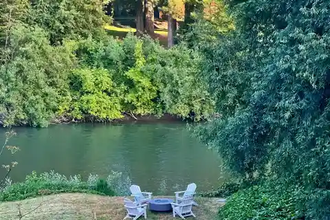 Rendezvous on the River