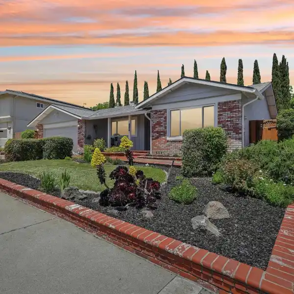 ELEGANT SINGLE-STORY WITH HEATED POOL OASIS