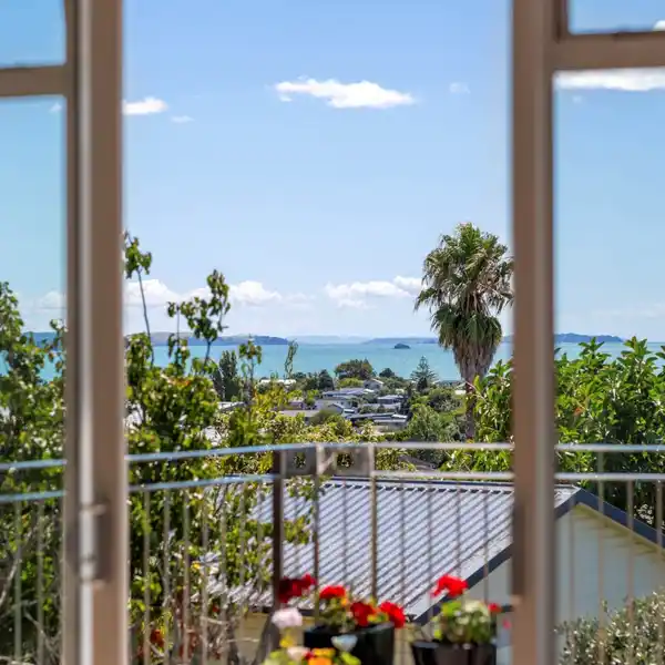 SUNNY BI-LEVEL HOME
