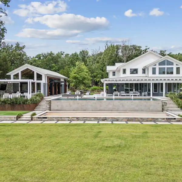 ONE-OF-A-KIND LAKEFRONT ESTATE