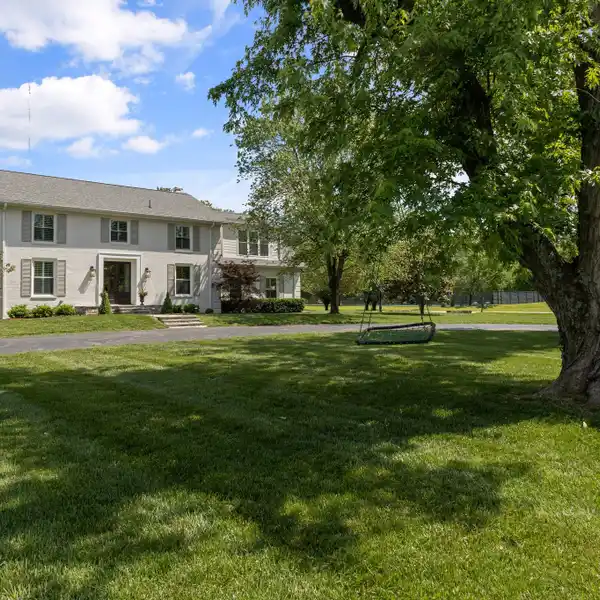 METICULOUSLY RENOVATED HOME IN WILDWOOD