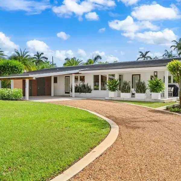BEAUTIFULLY REMODELED CORAL RIDGE RESIDENCE