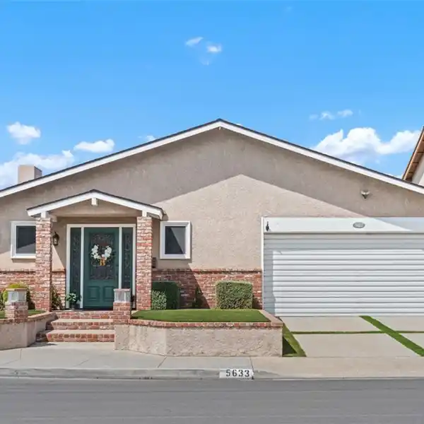 BEAUTIFULLY MAINTAINED HOME BACKING TO THE NAVY GOLF COURSE