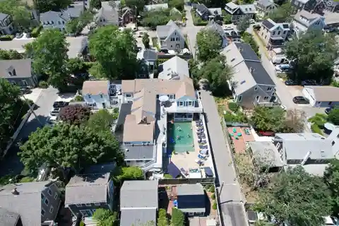 Charming West End Condo Near Beaches
