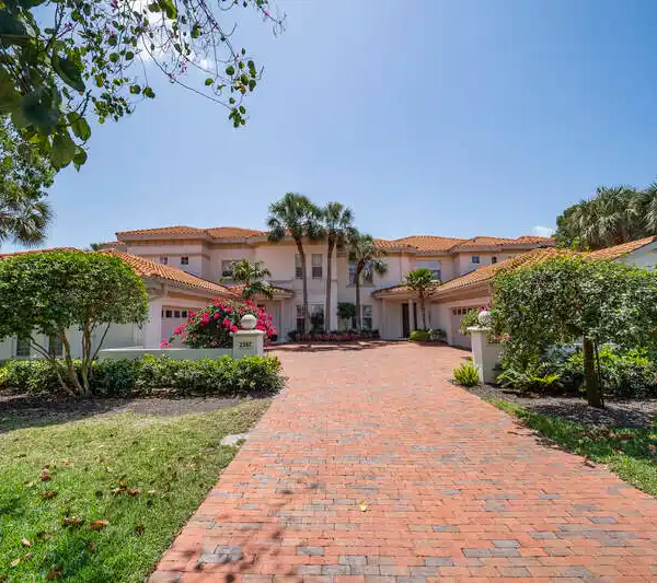 SPACIOUS CONDO AT GREY OAKS COUNTRY CLUB
