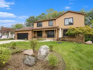 Luxury Living in Prestigious Ann Arbor Hills