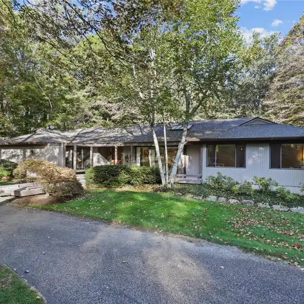 ONE-OF-A-KIND GEM WITH ABUNDANT NATURAL LIGHT